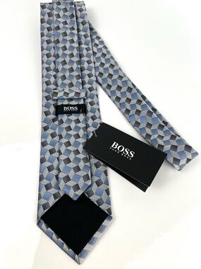 Hugo Boss NWT Blue/Black/Silver Abstract Squares Pattern Silk Tie Professional